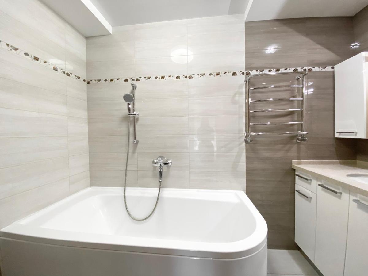 2-Bedroom Apartment Most City Area, Ekaterynoslav Square Dnipro Esterno foto