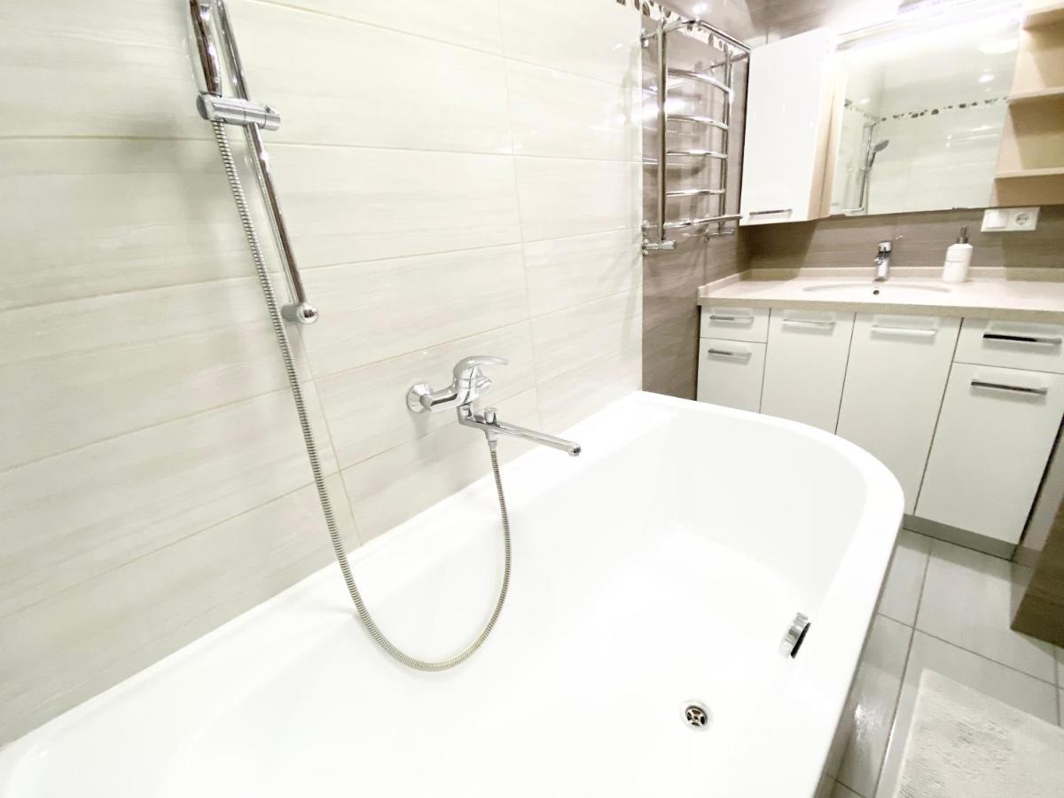 2-Bedroom Apartment Most City Area, Ekaterynoslav Square Dnipro Esterno foto