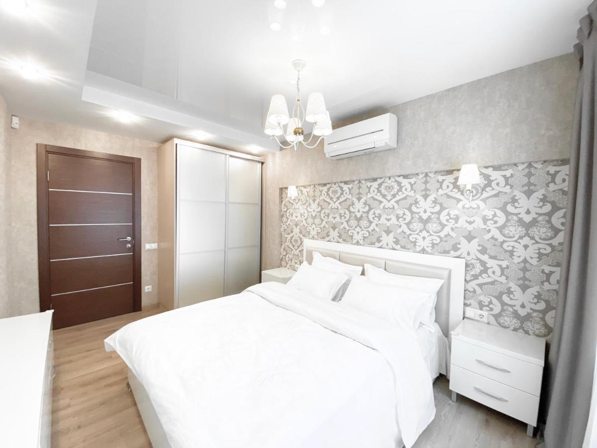 2-Bedroom Apartment Most City Area, Ekaterynoslav Square Dnipro Esterno foto